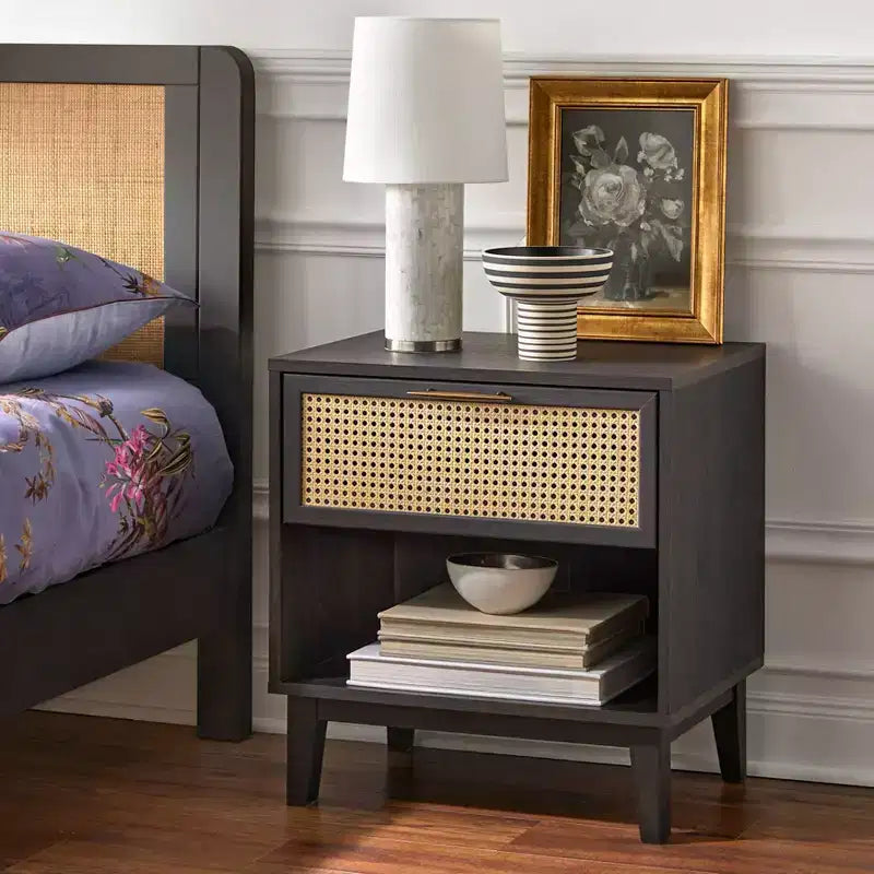Comodino Andros con frontale del cassetto in finto rattan - Buylateral