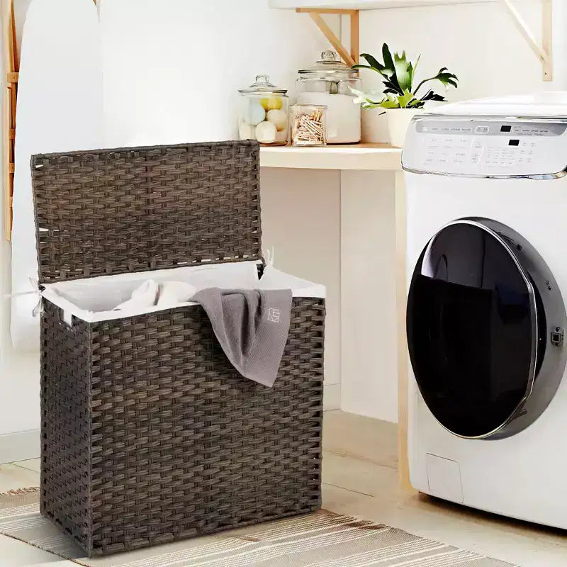 Cesto portabiancheria Costway 110L a 3 sezioni con coperchio e maniglia in rattan PE con sacca interna