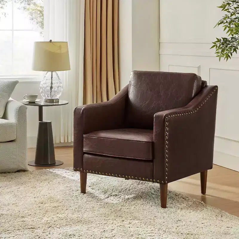 Poltrona Bonita in Pelle Vegana Transizionale con Cuscino Seduta Sfoderabile e Borchie | ART OF LIVING DESIGNS