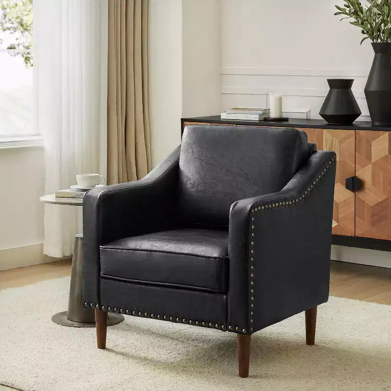 Poltrona Bonita in Pelle Vegana Transizionale con Cuscino Seduta Sfoderabile e Borchie | ART OF LIVING DESIGNS