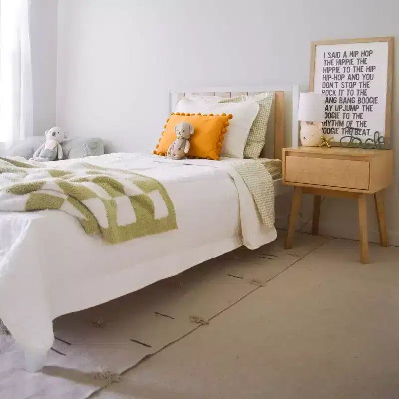 Max & Lily Letto Matrimoniale Scandinavo, Struttura in Legno Massiccio con Testiera