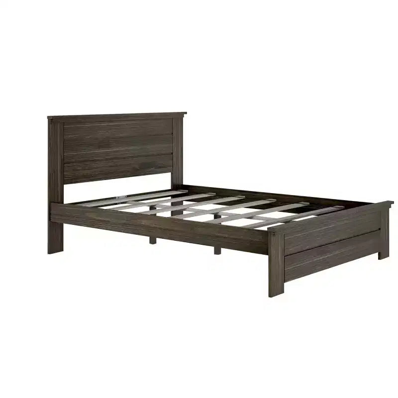 Letto matrimoniale Plank+Beam Farmhouse con testiera a pannelli, letto a piattaforma in legno massello