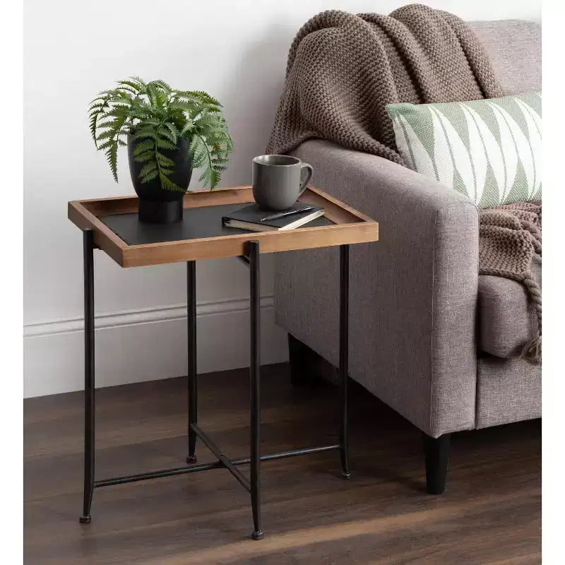 Tavolino da salotto rettangolare in metallo Kate e Laurel Mecabe, 50,2 x 34,3 x 59,1 cm, marrone rustico e nero