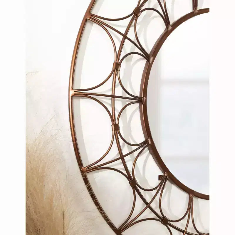 Specchio decorativo rotondo in metallo Avoca di Kate and Laurel, 28 di diametro, bronzo