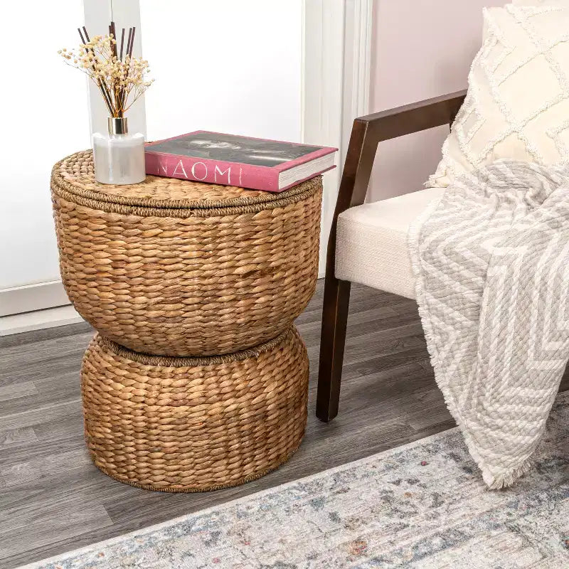 happimess Bhola 18 Tavolino contenitore in giacinto intrecciato a mano con coperchio a forma di clessidra