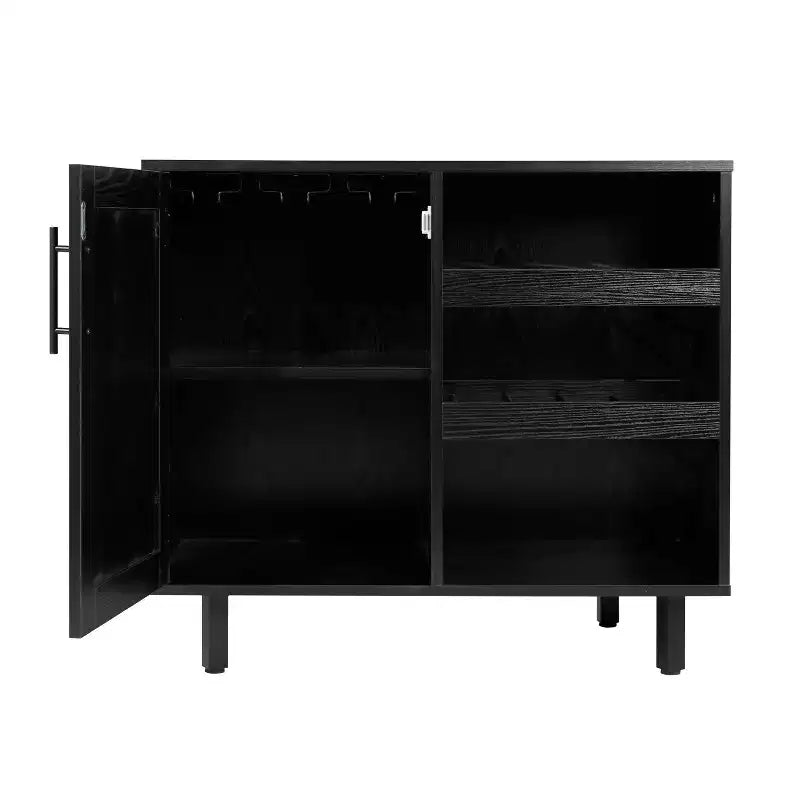 Mobile bar e credenza classici Emma and Oliver con armadietto a porta singola in stile shaker con portabicchieri sospeso e mensole aperte per bottiglie