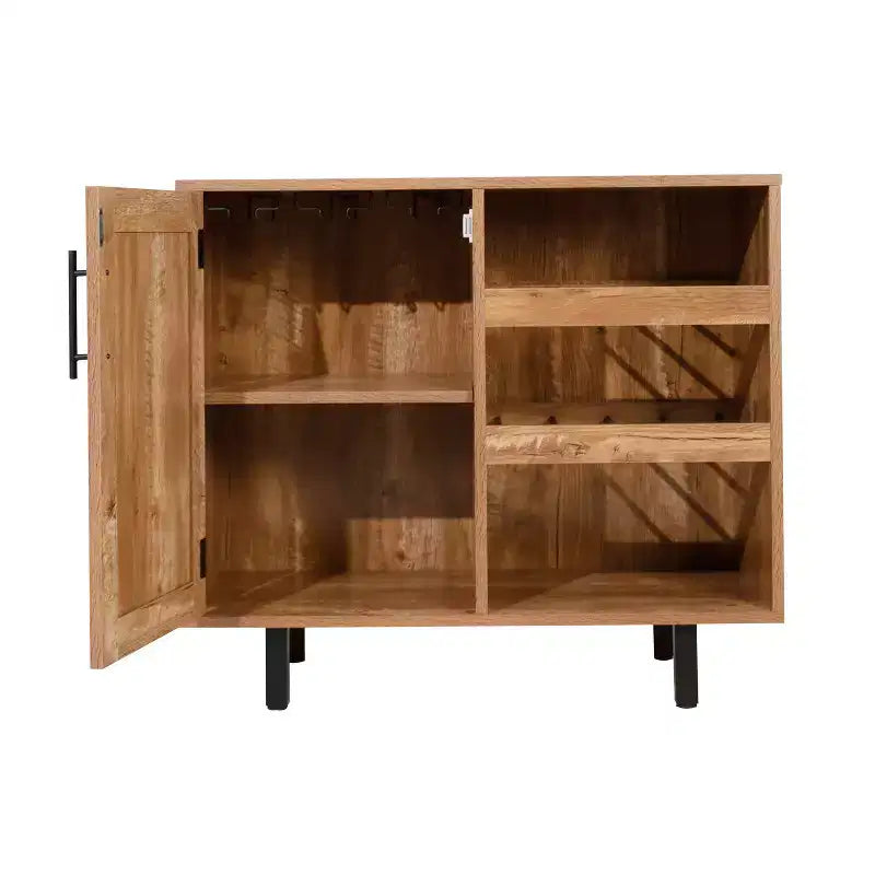 Mobile bar e credenza classici Emma and Oliver con armadietto a porta singola in stile shaker con portabicchieri sospeso e mensole aperte per bottiglie