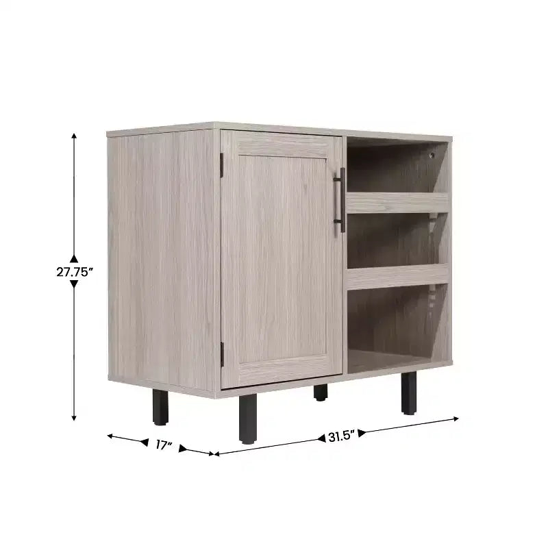 Mobile bar e credenza classici Emma and Oliver con armadietto a porta singola in stile shaker con portabicchieri sospeso e mensole aperte per bottiglie