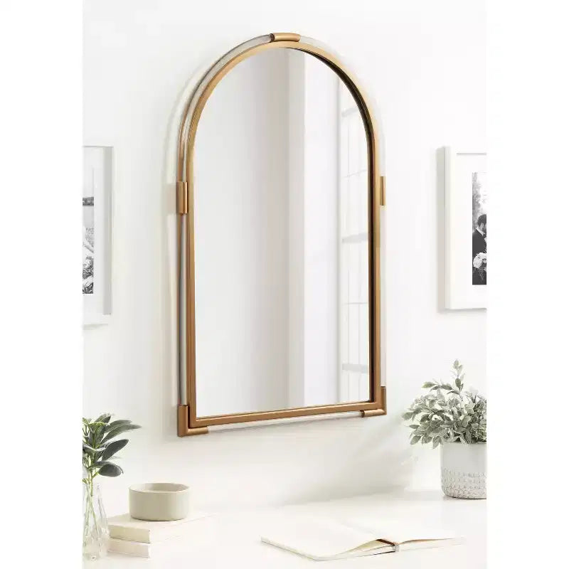 Kate & Laurel All Things Decor Specchio moderno ad arco in acrilico Arceo 22x34