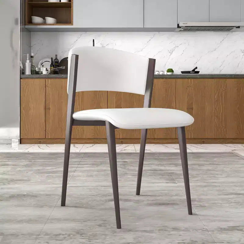 LeisureMod Aspen Sedia da Pranzo Moderna in Pelle PU - Sedia Laterale con Schienale Curvo Ergonomico e Robuste Gambe in Metallo Nero Opaco