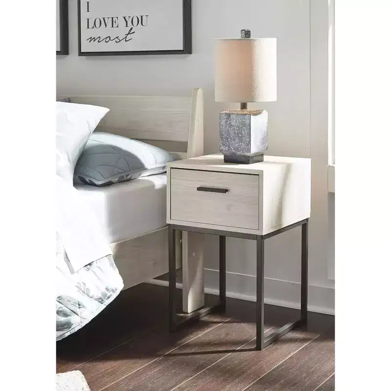 Comodino contemporaneo Signature Design by Ashley Socalle a 1 cassetto, legno chiaro naturale