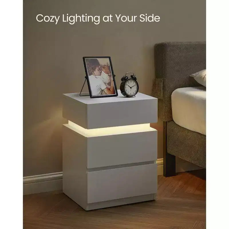 VASAGLE Comodino con luci LED, Colori della Luce Regolabili, Tavolino da Notte, Tavolino Laterale con 3 Cassetti, 35 x 40 x 55 cm
