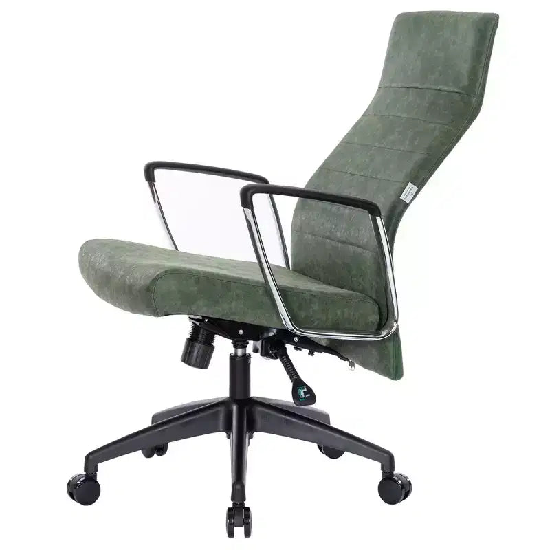 LeisureMod Hilton Sedia da Ufficio Ribbed in Pelle a Schienale Alto - Telaio in Acciaio Resistente Girevole e Inclinabile - Sedia da Scrivania Direzionale Moderna