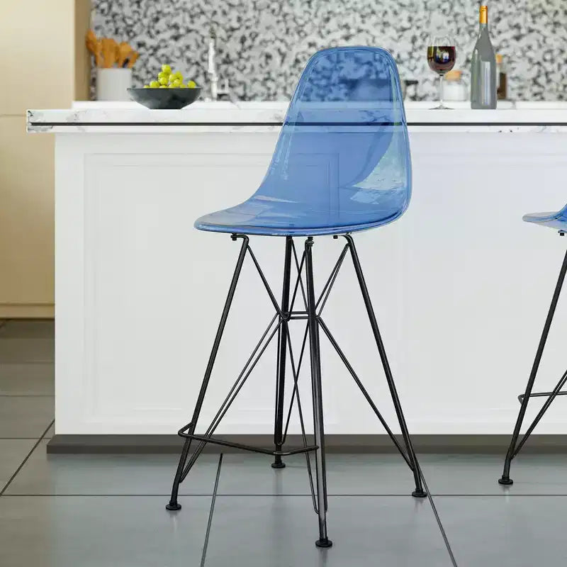 Sgabello da bar LeisureMod Cresco Mid-Century Modern in acrilico, altezza bancone, con base in acciaio nero, perfetto per cucina, sala da pranzo, bar o salotto