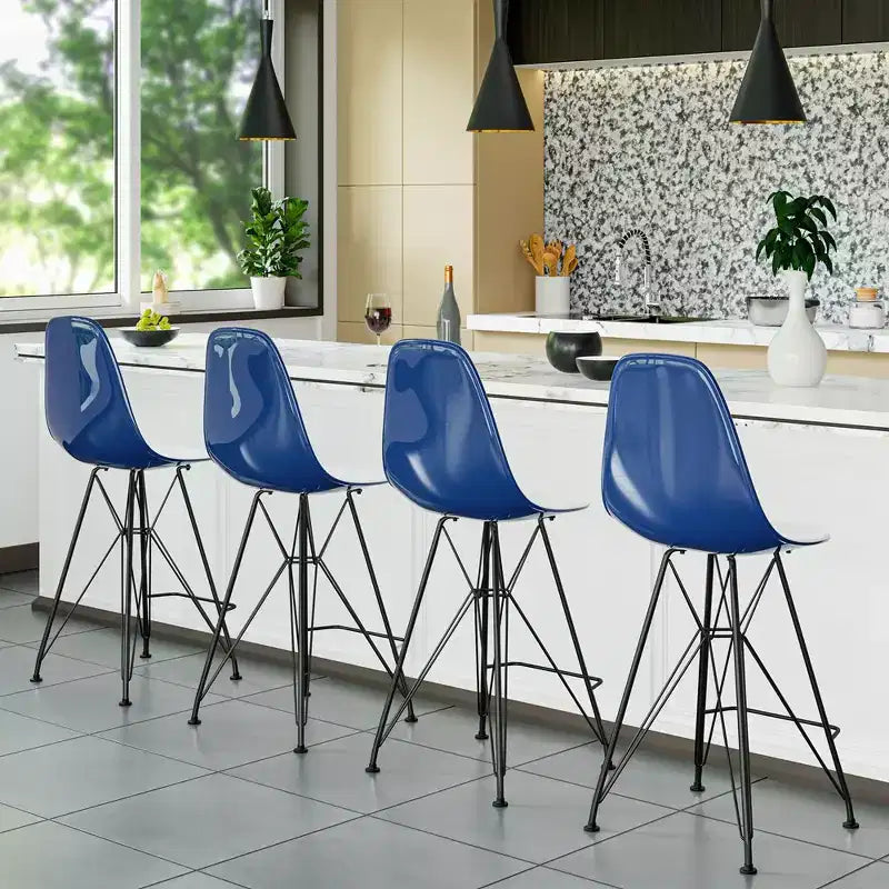 Sgabello da bar LeisureMod Cresco Mid-Century Modern in acrilico, altezza bancone, con base in acciaio nero, perfetto per cucina, sala da pranzo, bar o salotto