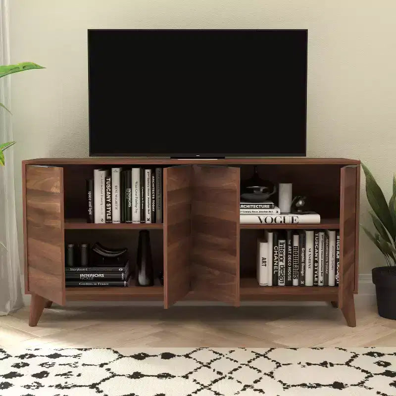 Madia in legno Emma e Oliver, stile Mid-Century Modern, con ante a chiusura ammortizzata, ripiani e gambe affusolate ed eleganti con pattini protettivi per il pavimento