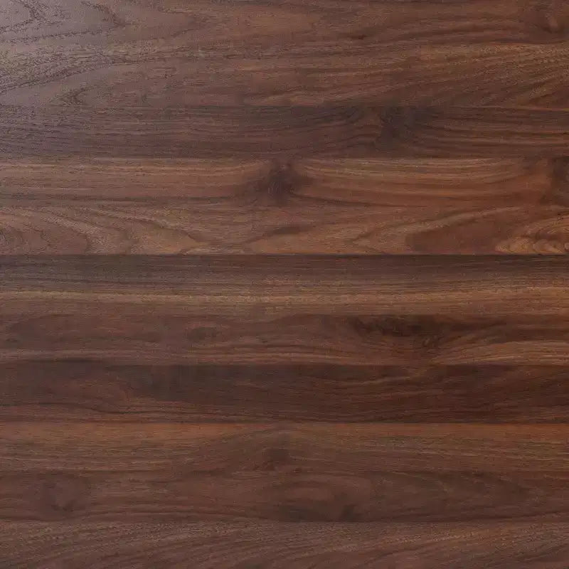 Madia in legno Emma e Oliver, stile Mid-Century Modern, con ante a chiusura ammortizzata, ripiani e gambe affusolate ed eleganti con pattini protettivi per il pavimento
