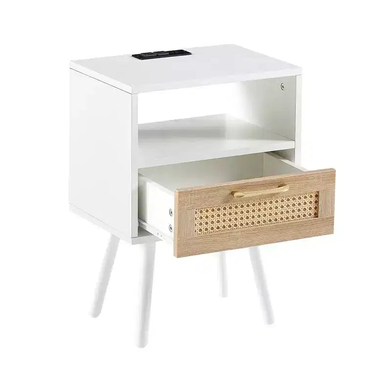 Comodino moderno di metà secolo, comodini in rattan da 15,75 pollici con presa di corrente e porte USB, gambe in legno massello con cassetto, comodino per camera da letto