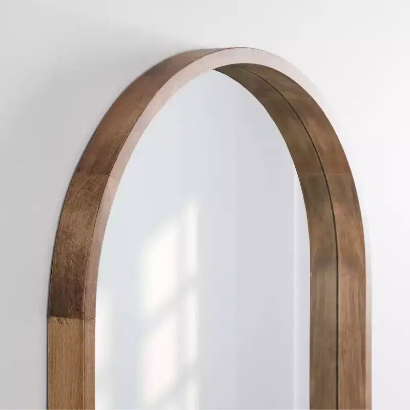 Specchio da parete a capsula Hutton con cornice in legno 24 x 36 - Kate & Laurel All Things Decor