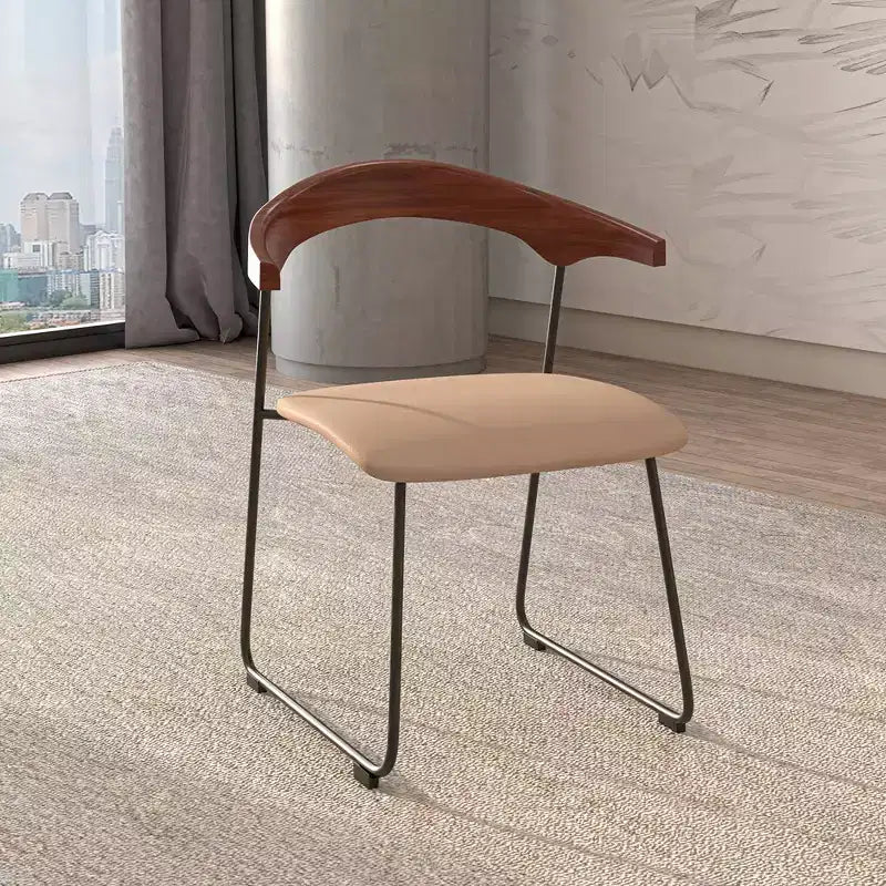 LeisureMod Lyra Series - Set di 2 sedie da pranzo moderne imbottite con sedile in pelle, schienale in faggio e gambe in ferro, per cucina moderna, sala da pranzo, casa, caffè