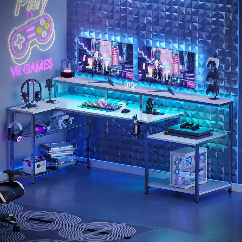 Scrivania da gaming Bestier 71.5 a LED con presa di corrente, scrivania ad L per computer con supporto per monitor