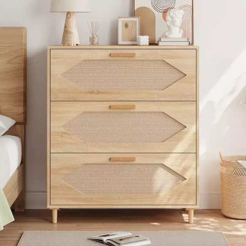 Garvee Comodino/Cassettiera a 3 Cassetti per Camera da Letto, Cassettiera con Frontale in Rattan, Comodino/Mobiletto Contenitore in Legno Rustico per Soggiorno/Ingresso
