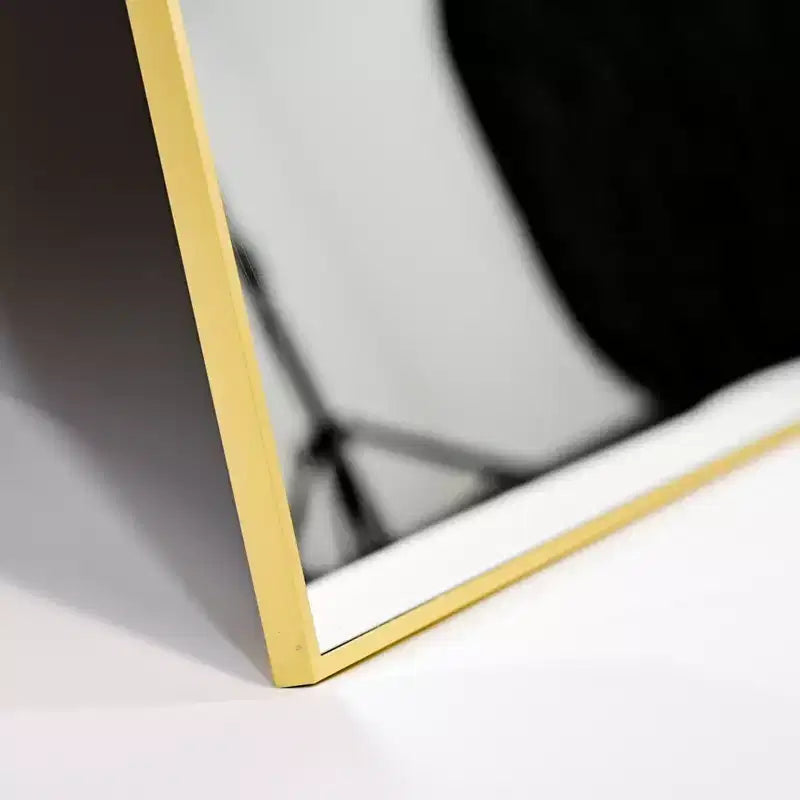 Specchio a figura intera ad arco 21 x 64, Nero/Oro-HOMLUX: Design autoportante, Telaio in metallo