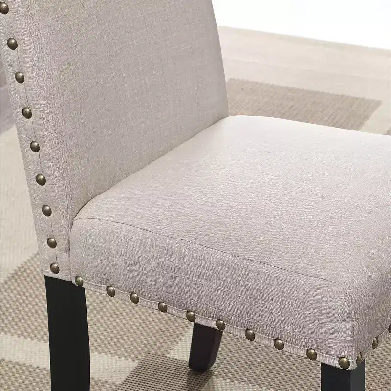 Sgabelli da bar in tessuto Biony di Roundhill Furniture con rifiniture borchiate, color cuoio, set da 2
