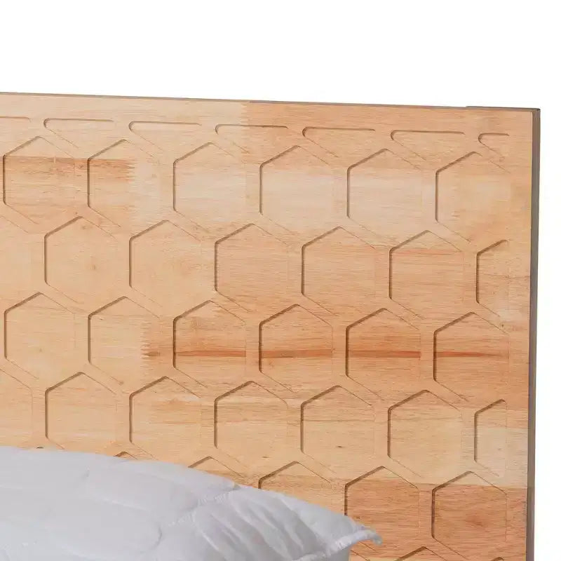 Baxton Studio Hosea Letto a Piattaforma Intagliato a Nido d'Ape Naturale