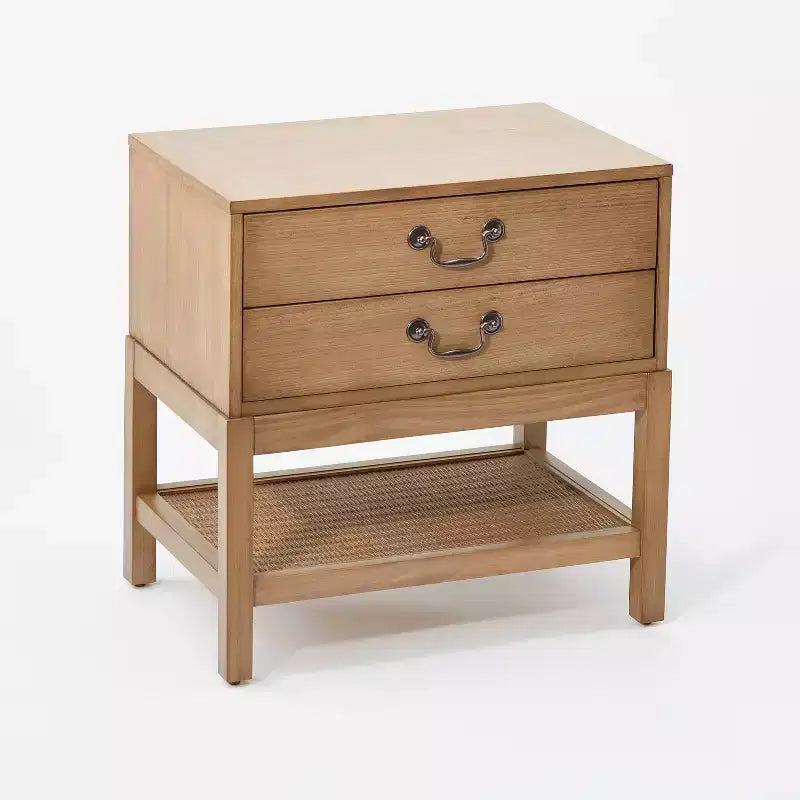 Comodino tradizionale Elmira con cassetti contenitori, marrone - Threshold ideato con Studio McGee